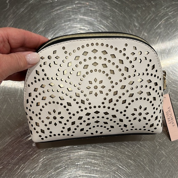 NWT Victoria’s Secret Makeup Bag - Picture 3 of 7